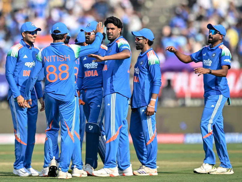 India vs New Zealand LIVE Score, 1st ODI : Shreyas Iyer's Masterclass Fielding Sends NZ Skipper Packing