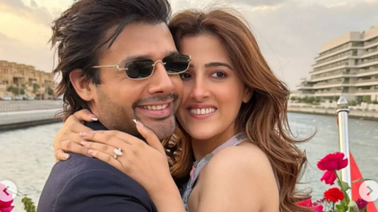 Nupur Sanon and Stebin Ben Wedding Live Updates: Kriti Sanon gets groovy with the bride-to-be in Bollywood-style sangeet