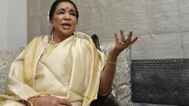 Legendary Singer Asha Bhosle Passes Away at 92 in Mumbai