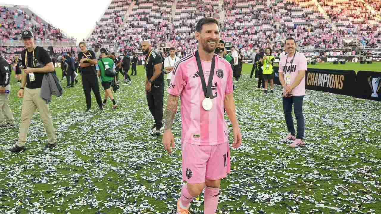 GOAT Arrives, Chaos Follows: Lionel Messi Triggers Massive Fan Frenzy in India