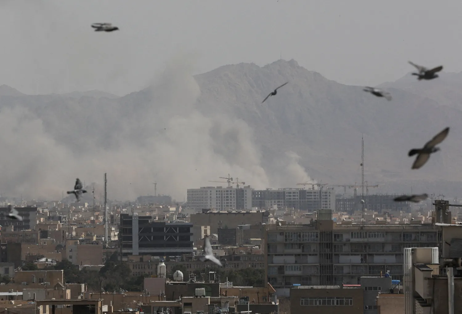 Iran Attacks Gulf Countries After US–Israel Strikes
